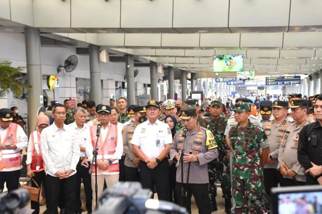 Menhub Pastikan Kesiapan Mudik Lebaran di Stasiun Pasar Senen