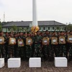 Danyonif Para Raider 431/SSP Berikan Bingkisan Hari Raya Idul Fitri
