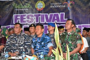 Akhiri Ramadhan, Danlantamal XII Semarakkan Festival Meriam Karbit Kota Pontianak Tahun 2023