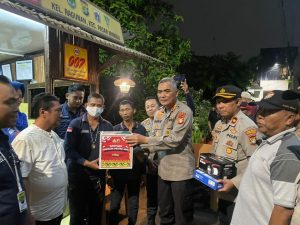 Pendistribusian Bantuan Sosial dari Kapolda Metro Jaya untuk Satpam, Linmas, Hansip dan Petugas Keamanan