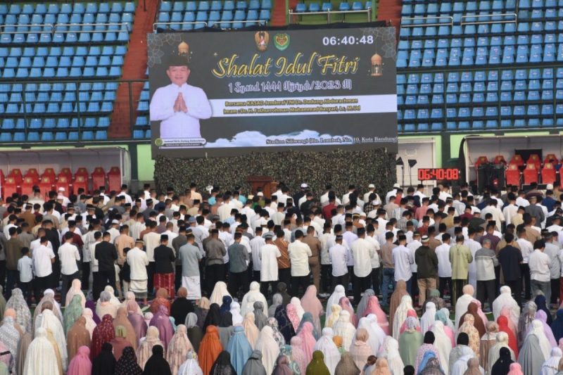 Kodam III/Siliwangi Menggelar Sholat Idul Fitri 1444 H Bersama Kasad
