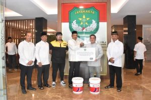 Komisaris Puffin Paint dan PT Viros Prime Solution Berikan Bantuan 350 Pail Cat Untuk Mesjid dan Musholah