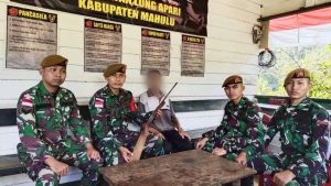 Kembali Satgas Pamtas Yonarmed 5/105 TRK Pancagiri Terima Senpi Rakitan