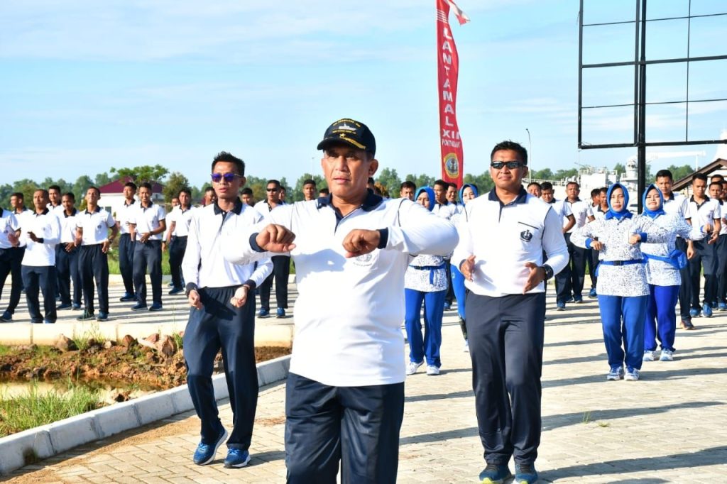 Satgas Operasi Trisila 2023 Laksanakan Olahraga Bersama di Lantamal XII