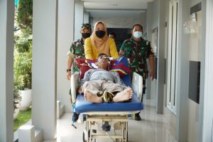 Implementasi Perintah Harian Kasad, Penderita Kanker Tidak Mampu Berobat di Evakuasi Kodim 0605/Subang Ke RS Ciremai