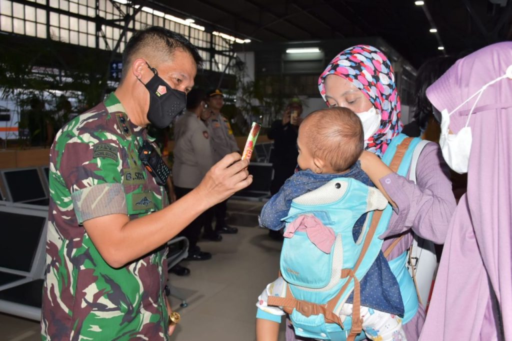 Dandim 0501/JP dan Kapolres Metro Jakarta Pusat Tinjau Situasi dan Kondisi Arus Balik Operasi Ketupat Jaya 2023