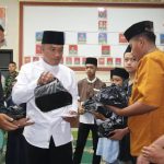 Berbagi Kasih dan Kebahagiaan Bersama Yatim Piatu, Peringatan HUT Ke-71 Yonif PR 330 Kostrad