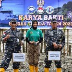 Lantamal XII Bersama Satgas Operasi Trisila 2023 Tanam Mangrove di Desa Sungai Bakau Besar Laut