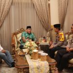 Kapolres Metro Jakarta Timur Silaturahmi dan Halal Bihalal Dikediaman Ketua Majelis Ulama Indonesia Jakarta Timur