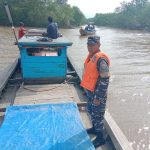 POS TNI AL Bagansiapiapi Laksanakan SAR Orang Jatuh Di Perairan Telajur Rokan Hilir