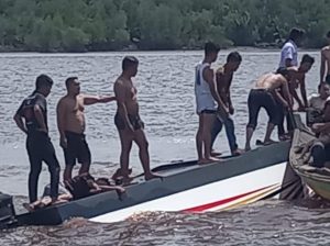 POS TNI AL Tanjung Datuk Laksanakan SAR Laka Laut SB. Evelyn Calisca 01 Di Perairan Pulau Burung Indragiri Hilir