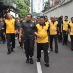 Kembalikan Kebugaran Tubuh, Pangdam Jaya Ikuti Olahraga Bersama di Polda Metro Jaya