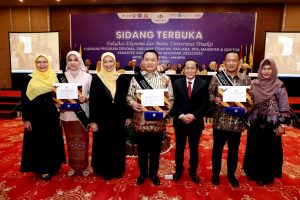 Jenderal TNI Dr. Dudung Abdurachman Sandang Predikat Lulusan Terbaik Program Doktor FEB Universitas Trisakti