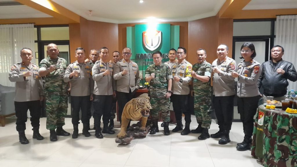 Silaturahmi Dandim dan Tiga Kapolres di Makodim 0502/JU