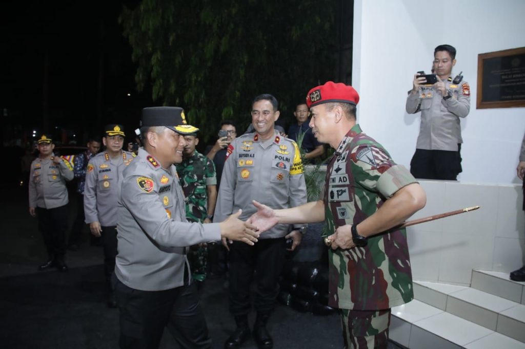 Kapolda Metro Berkunjung Ke Batalyon Infanteri Mekanis 201/Jaya Yudha