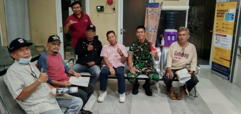 Jalin Silaturahmi, Babinsa Koramil 01/Jatinegara Sowan ke RW dan Lurah