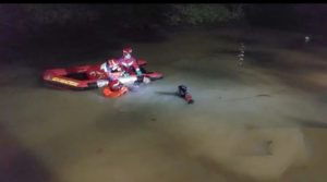 Aksi Heroik Babinsa Serda Ipong Evakuasi Anak Tenggelam Di Saluran Air Jalan Pulomas Raya