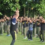 Tingkatkan Solidaritas TNI-POLRI Timika, Brigif Raider 20/IJK/3 Kostrad Iikuti Acara Halal Bihalal dan Olahraga Bersama