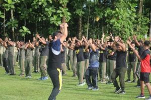 Tingkatkan Solidaritas TNI-POLRI Timika, Brigif Raider 20/IJK/3 Kostrad Iikuti Acara Halal Bihalal dan Olahraga Bersama