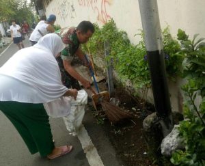 Karya Bhakti TNI Sebagai Pelopor Gotong Royong Masyarakat Digelar Koramil 02/SB Kodim 0501/JP