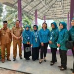 Ny. Yuli Zaki Iskandar dan Ny. Rismawati Maesyal Rasyid Kunjungi Desa Selapajang Cisoka