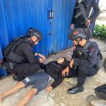 Respon Cepat Tim Patroli Satbrimob Polda Kalbar Menolong Korban Kecelakaan Lalu Lintas