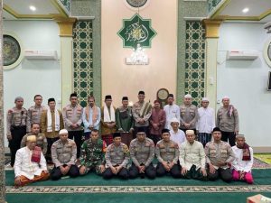 Polda Metro Giat SULING Serta Bagikan 100 Paket Sembako Kepada Korban Kebakaran Kel. Menteng Atas