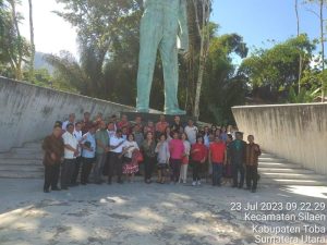 Polsek Silaen Pengamanan Kunjungan Anggota Komisi III DPR RI Ke Monumen Pahlawan D.I Panjaitan