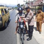 Polsek Laguboti Bersama Forkopimda Pembagian 10 Juta Bendera Merah Putih Kepada Masyarakat