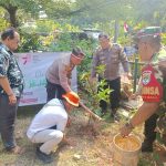 Bhakti Penghijauan Penanaman Sejuta Pohon Dalam Rangka HUT ke-78 Kemerdekaan RI Th. 2023 di wilayah Polsek Bekasi Kota