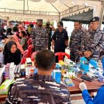 Lanal Bengkulu Berikan Pengobatan Gratis, Bantuan Sembako dan Keselamatan Pelayaran di Pulau Enggano