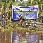 Lantamal XII Ikut Gelar Program Kali Bersih Nasional 2023 Serentak di 78 Wilayah Satuan TNI AL Seluruh Indonesia