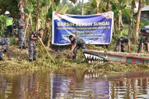 Lantamal XII Ikut Gelar Program Kali Bersih Nasional 2023 Serentak di 78 Wilayah Satuan TNI AL Seluruh Indonesia