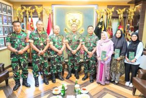 Pangdam Jaya melepas Keberangkatan Umroh Babinsa Awards Terbaik