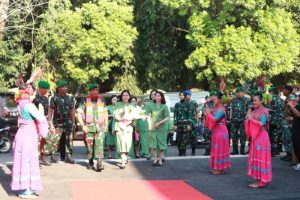 Danrem 051/Wkt Didampingi Dandim 0507/Bekasi Menyambut Kedatangan Pangdam Jaya Dalam Rangka Peresmian Gedung Makodim