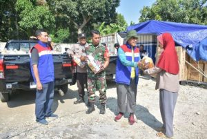 Pertamina RU VI Balongan Beri Bantuan Sembako Warga Sekitar