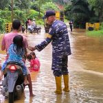Babinpotmar Posal Natal Lanal Sibolga Bantu Masyarakat Natal Yang Terkena Banjir