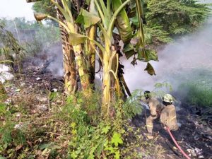 Peduli Lingkungan, Polres Metro Tangerang Kota Ingatkan Warga Tidak Sembarang Bakar Sampah dan Ban Bekas