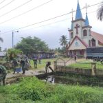 TNI AL Lanal TBA Laksanakan Bakti Sosial Bersih-Bersih di Gereja HKBP Kota Tanjungbalai