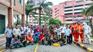 Babinsa Koramil 07/Kemayoran Monitoring Pelaksanaan Latihan Fire Drill