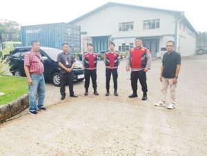 Polisi Siaga Di Tempat Percetakan Surat Suara Pemilu