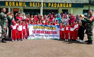 Outing Class, Siswa TK Dewi Sartika Desa Kendung sambangi Koramil Padangan Bojonegoro