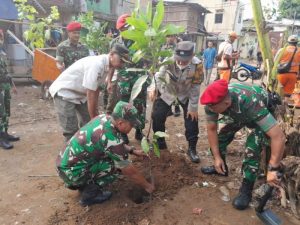 Hari Juang TNI AD, Kodim 0505/JT Tanam Pohon Lindung Sepanjang Sungai Ciliwung