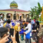 Lanal Banjarmasin Bersama Dengan BKKBN Provinsi Kalsel Laksanakan Susur Sungai di Kabupaten HSS