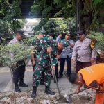 Bhabinkamtibmas Polsek Matraman Hadiri Karya Bakti Penanaman Pohon Peringatan Hari Juang TNI dan HUT Kodam Jaya