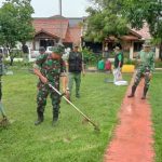 Babinsa Koramil 02 Pondok Gede Bersama Tiga Pilar Dan Warga Bersihkan Taman Bermain
