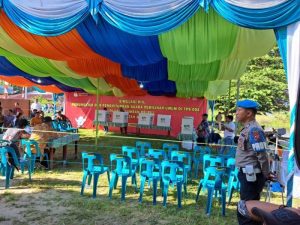 IPTU A.E.Siagian Dengan Memberikan APP Kepada Personil Yang Akan Melaksanakan Tugas Pengamanan