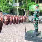 Jadi Pembina Upacara di SMK Walisongo, ini Pesan Bati Tuud Koramil Sugihwaras Bojonegoro