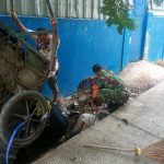 Babinsa Koramil 02/Sawah Besar Melaksanakan Kerja Bakti Bersama Warga Dan Anggota PPSU