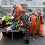 Babinsa Koramil 08/Johar Baru Dan Anggota PPSU Melaksanakan Kerja Bakti Bersama